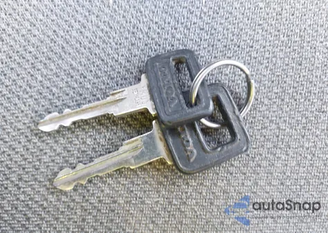 1994 Volvo 940 z USA, uszkodzony, nr VIN YV1JS8315R1178327